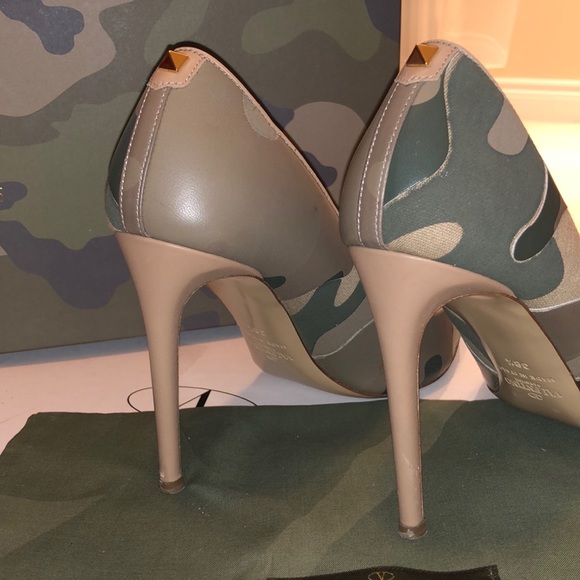 Authentic Valentino heels - Picture 5 of 6